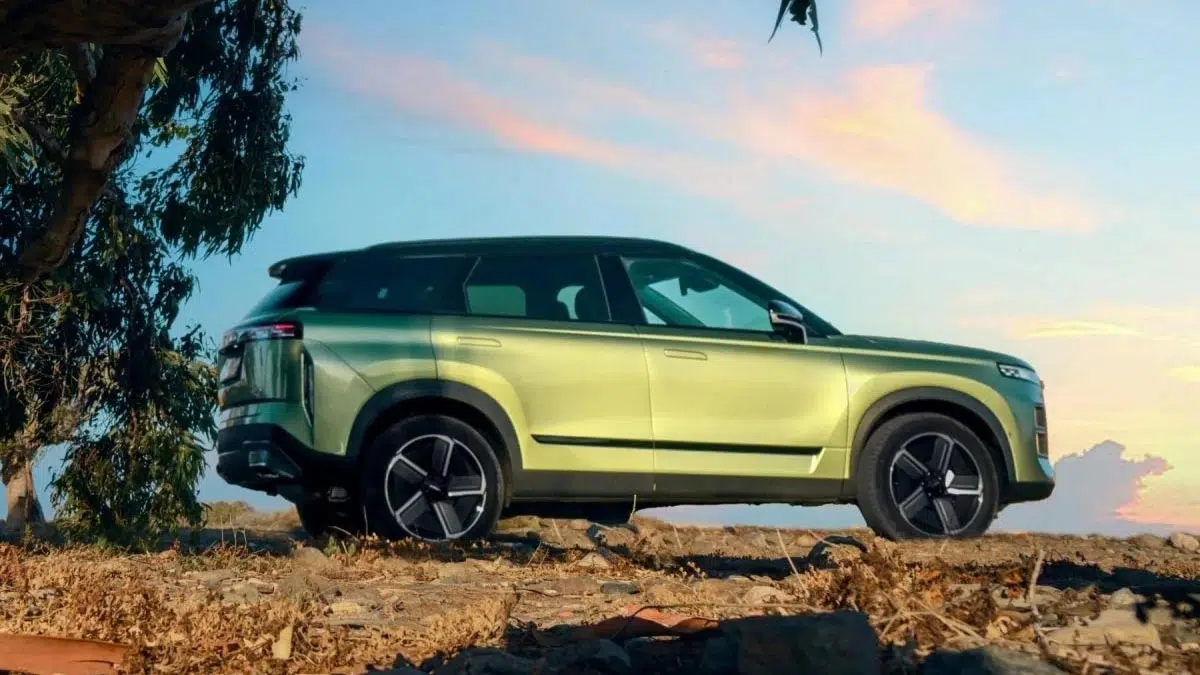 Ce SUV japonais de la taille du Toyota RAV4 révèle une incroyable surprise hybride ! 1 Ce SUV japonais de la taille du Toyota RAV4 revele.webp