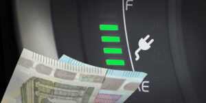 Taxe carte grise 2025 : la hausse des prix fait polémique,