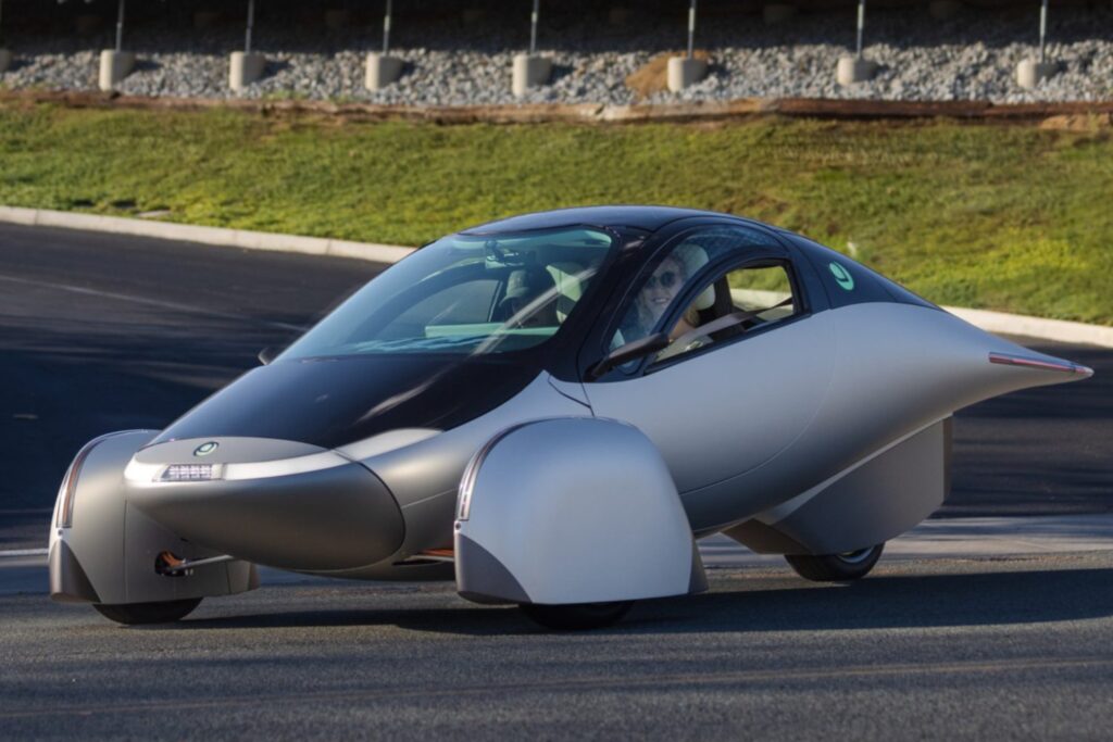 Cette voiture électrique solaire sera bientôt sur nos routes 21 Project Aptera