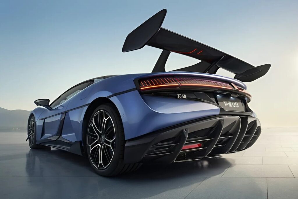 Cette hypercar électrique chinoise a-t-elle une fonction spectaculaire vraiment nécessaire ? 8 Yangwang U9