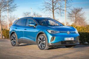 Le Volkswagen ID.4 2025 peut-il détrôner Tesla ? Notre analyse complète
