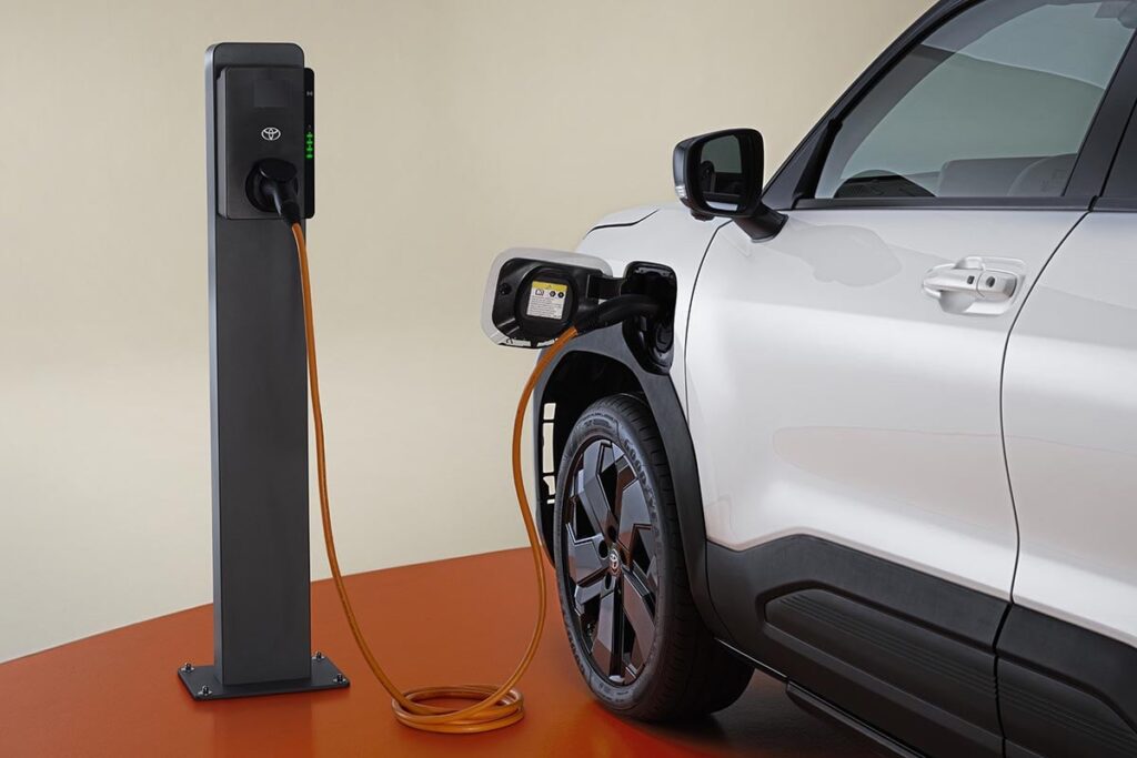 Ce SUV électrique Toyota tant attendu arrive enfin : découvrez les dates de livraison ! 32 Le SUV électrique accessible de Toyota arrive : voici quand vous pourrez l