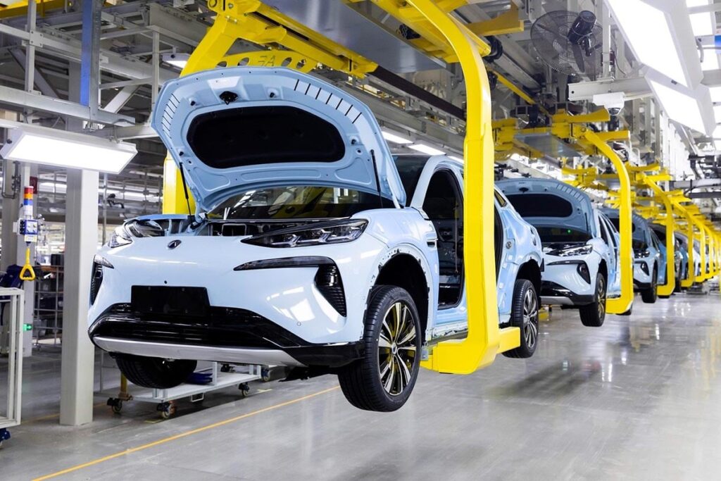 Ce géant chinois défie Hyundai : cette usine révolutionnaire de voitures électriques en Indonésie ! 99 BYD défie Hyundai : le géant chinois s’installe en Indonésie avec une usine de voitures électriques révolutionnaire