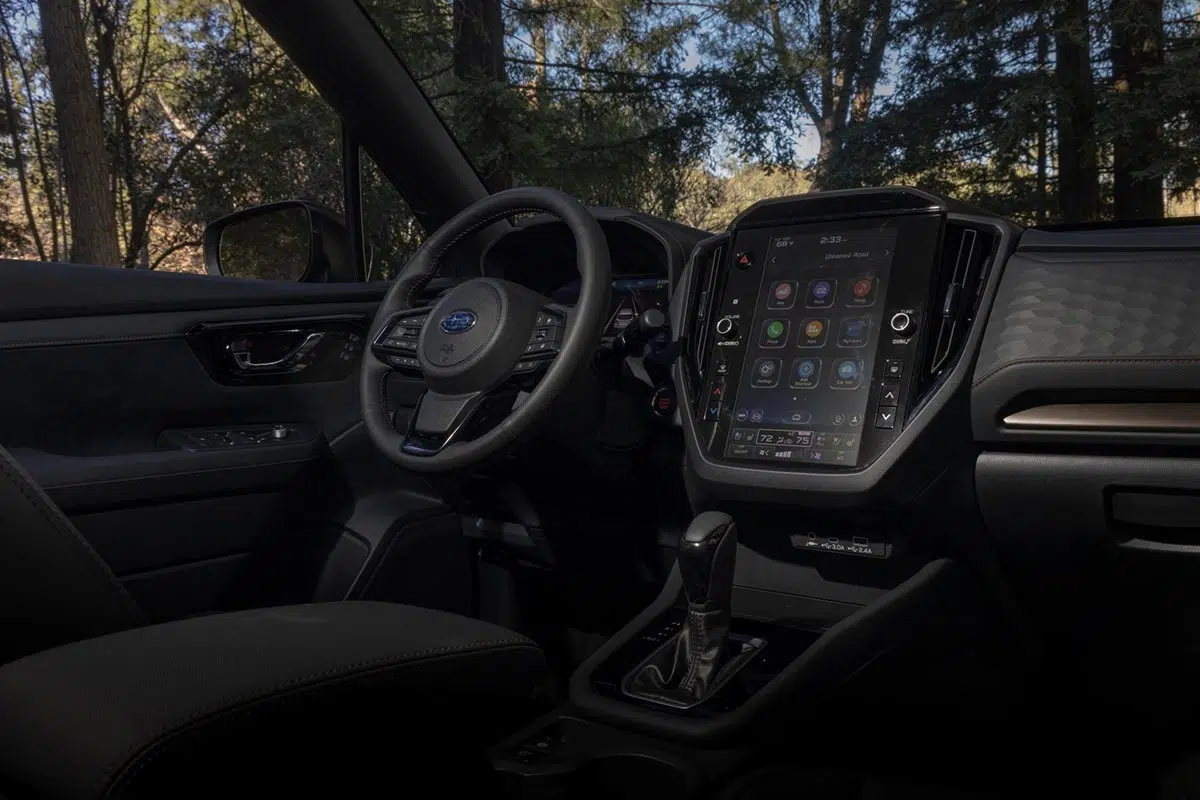 Ce SUV hybride Toyota : le 4x4 familial qui va bouleverser votre expérience de conduite ! 2 Intérieur Subaru Forester - Cockpit ergonomique avec instrumentation X-Mode