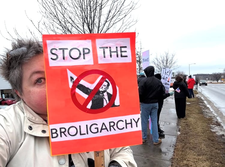 musk 1739947148 431 Cette incroyable mobilisation devant les concessions Tesla contre Elon Musk