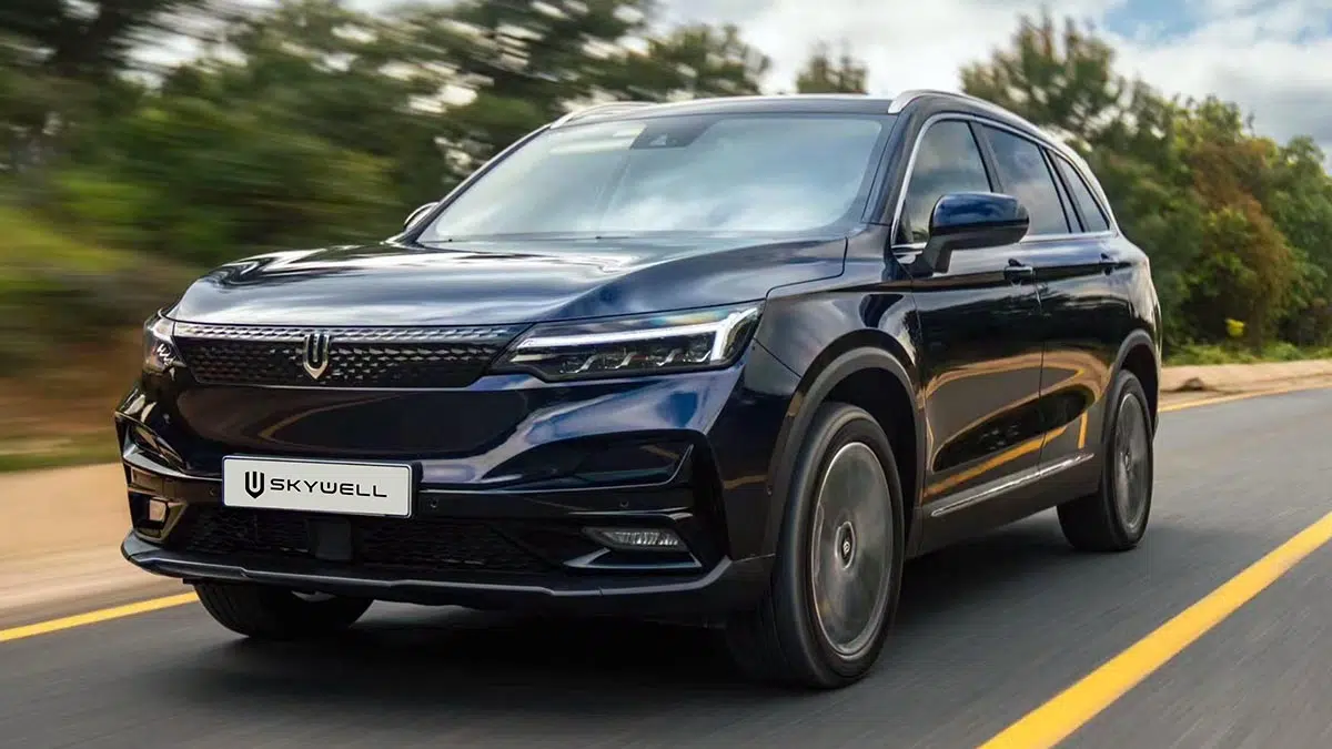 Ce nouveau SUV électrique rival du BYD Seal U : 477 km d'autonomie à ne pas rater ! 2 Avant du Skywell BE11 2025, mettant en avant la calandre et les optiques LED