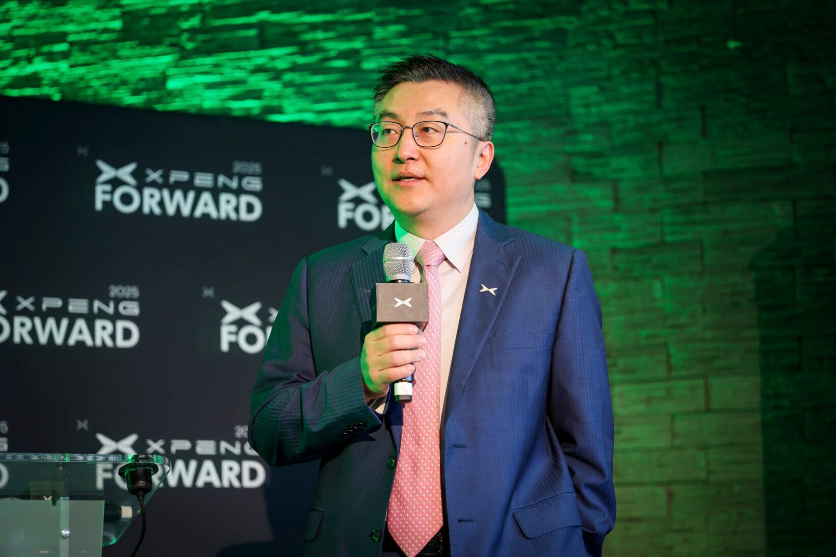 Ce plan choc d'XPeng : la révolution électrique chinoise qui défie Tesla en France ! 1 Brian GU de XPENG