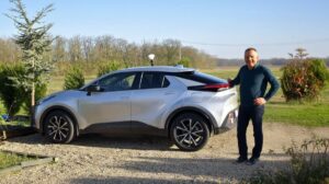 Ce SUV Toyota hybride a transformé la vie de Pascal, découvrez son histoire incroyable !
