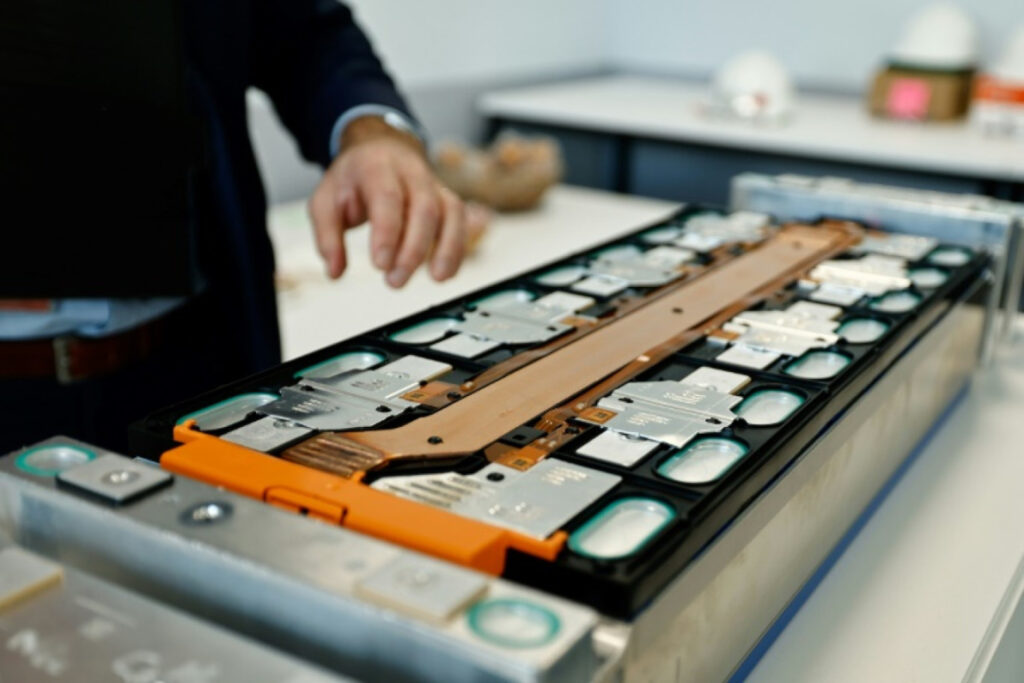 Ces batteries solides : l'Europe peut-elle enfin surpasser la Chine dans ce marché colossal ? 174 Batteries solides : l