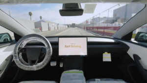 Tesla fait rouler ses voitures toutes seules en sortie d