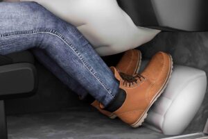 ZF innove avec un airbag actif pour les talons, une première mondiale en sécurité automobile