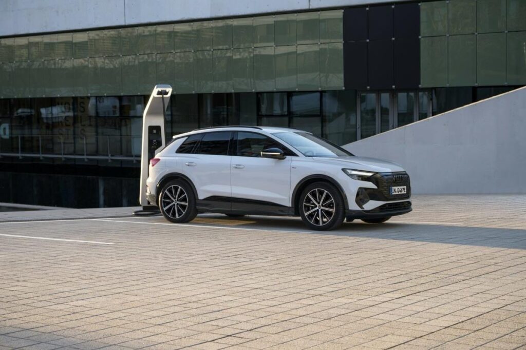 Ce SUV électrique révolutionnaire : une autonomie incroyable et un prix qui défie tout ! 85 Le SUV premium électrique qui casse les prix : grand coffre et autonomie généreuse