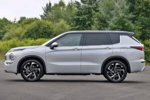306ch pour ce 4x4 légendaire : Le rival japonais qui veut faire oublier le RAV4