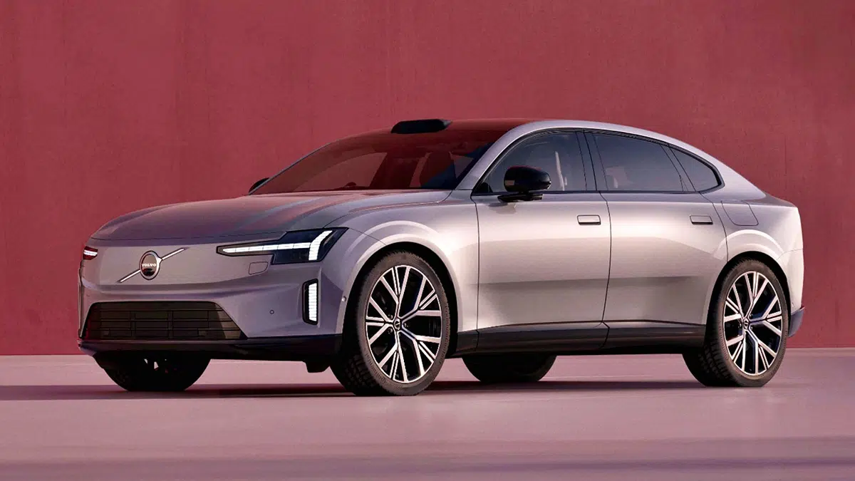 Ce prix de la Volvo ES90 va choquer : la Tesla Model S n'est plus la seule reine ! 2 Vue de face du Volvo ES90, illustrant sa signature lumineuse distinctive et sa calandre fermée.