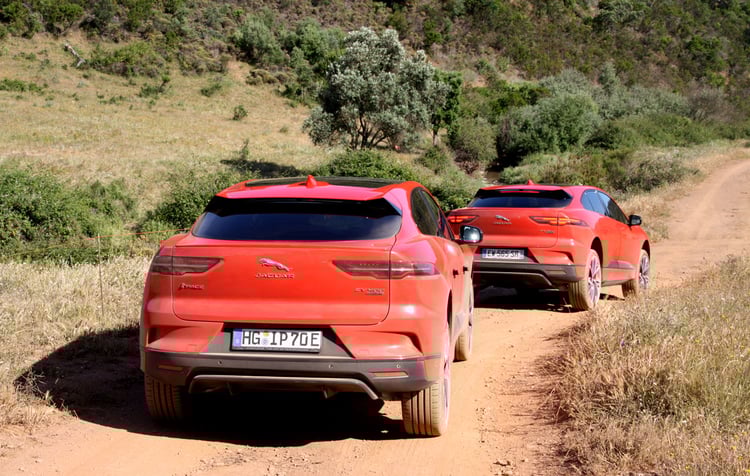 jaguar-i-pace-essaiioff-road-3 1743158551 818 Cette incroyable voiture electrique doccasion decouvrez le Jaguar I Pace