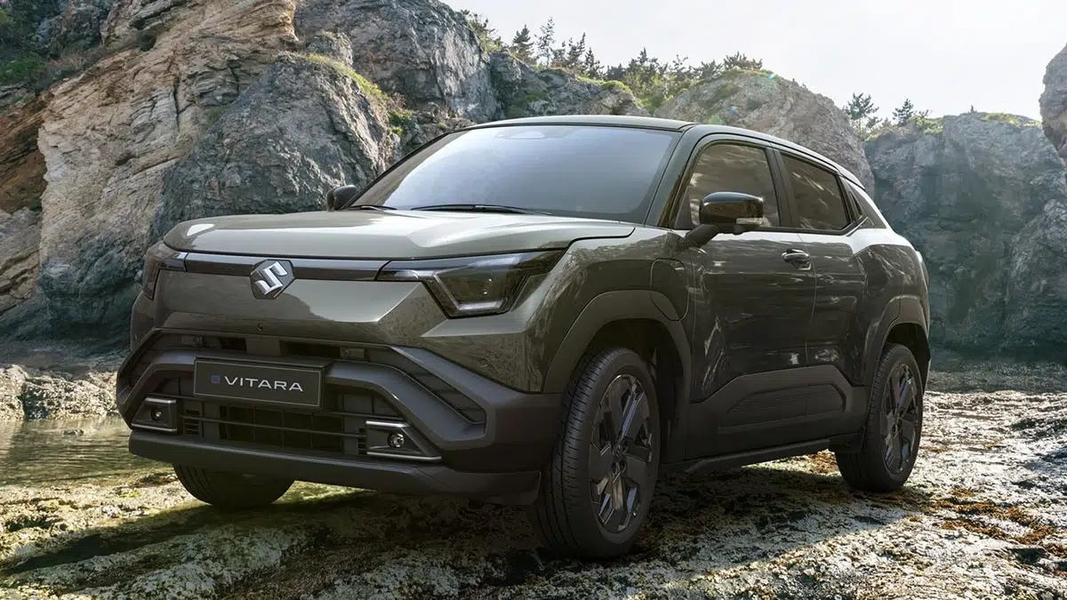 Cette stratégie de Honda et Suzuki avec Tesla va révolutionner l'industrie automobile ! 1 Suzuki eVitara, premier SUV 100 % électrique de la marque, fabriqué en Inde et attendu en Europe fin 2025