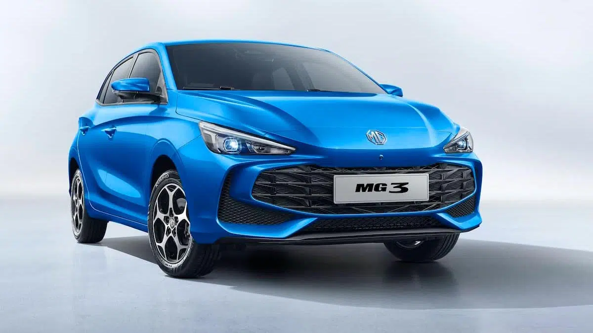 Cette incroyable sportive cachée : l'anti-Yaris à 200 CV pour seulement 239 € par mois ! 2 Vue avant de la MG3 Hybrid+ 2025 avec calandre sportive et signature LED moderne