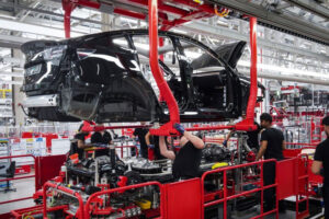 Voitures électriques et tarifs douaniers : pourquoi Tesla e
