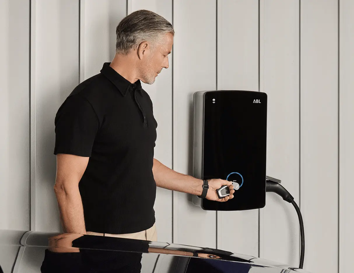 Ces solutions de recharge intelligente de Wallbox vont transformer votre expérience pro ! 4 Wallbox-eM4