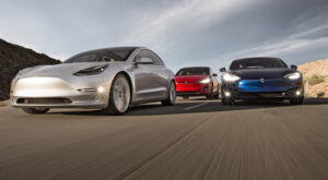 Tesla en crise : chute des valeurs, hausse des assurances, l