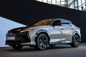 Lexus RZ 450e