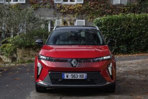 Scenic E-Tech 2025 : Renault électrifie le voyage familial avec son crossover à grande autonomie