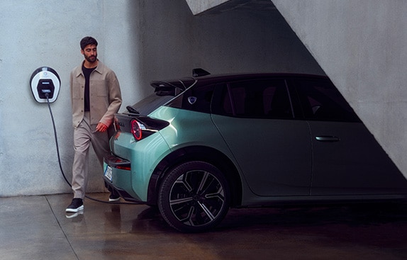 Cette incroyable Lancia Ypsilon électrique : le retour tant attendu d'une légende ! 3 1744128426 920 Cette incroyable Lancia Ypsilon electrique le retour tant attendu