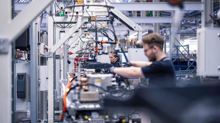 Mercedes-robots-humanoides-usine-production-11 1744271635 494 Cette incroyable revolution ces robots humanoides de Mercedes vont