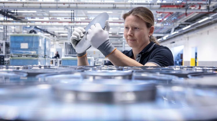 Mercedes-robots-humanoides-usine-production-12 1744271635 790 Cette incroyable revolution ces robots humanoides de Mercedes vont