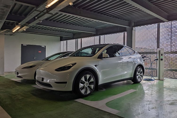 Techarge-parking-aeroport-Lyon-01 1744526600 570 Ces parkings daeroport decouvrez pourquoi recharger votre voiture electrique