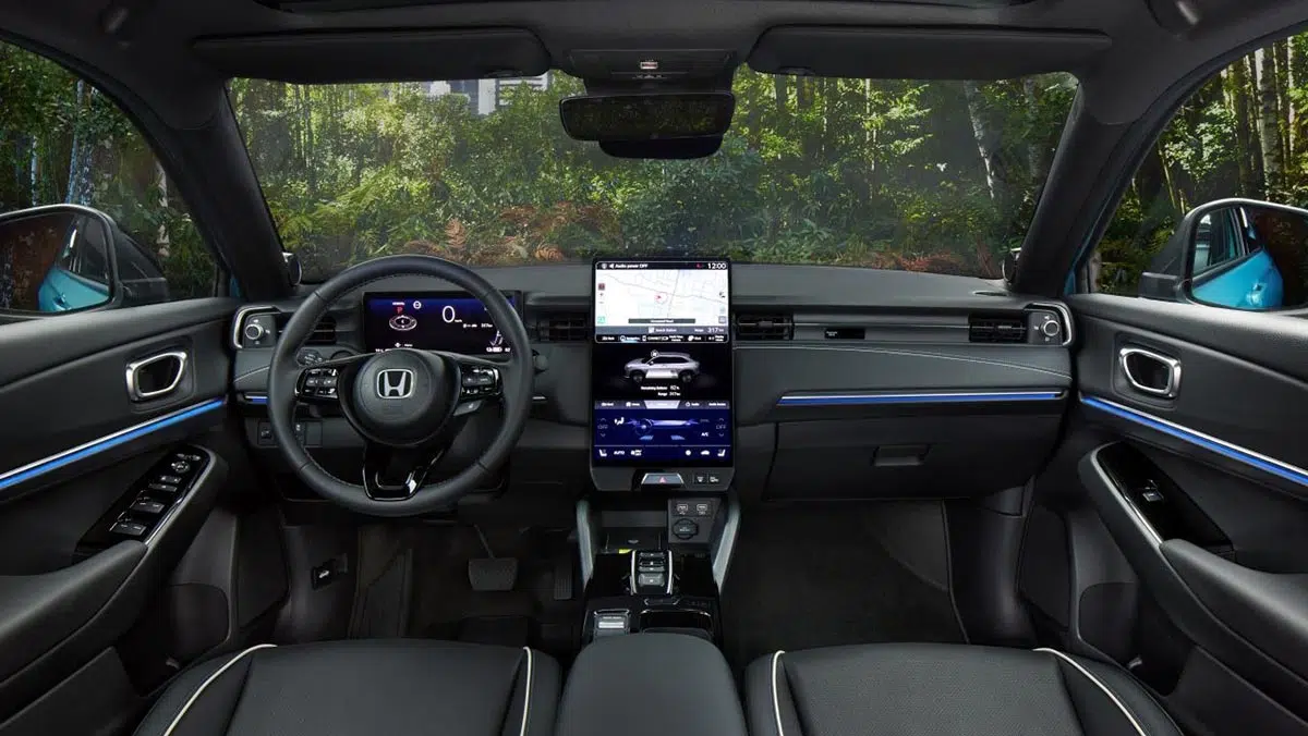 Cette remise incroyable : jusqu'à 12 800 € sur ce SUV électrique Honda e:Ny de 218 ch ! 3 Intérieur du Honda e:Ny1 2025 avec écran tactile de 15 pouces et finitions élégantes