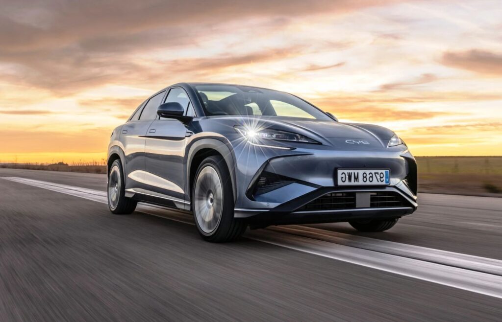 Ce constructeur écrase Tesla : découvre le secret de cette domination sur le marché ! 27 BYD détrône Tesla et devient le n°1 mondial des voitures électriques