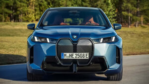 BMW iX 2026 : 585 km d