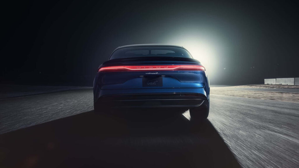 Cette acquisition de Lucid Motors : la clé pour des voitures électriques abordables ? 117 Lucid Motors acquiert les actifs de Nikola : une offensive s