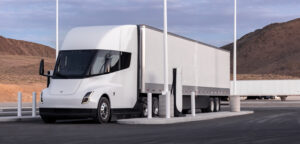 Tesla Semi : hausse de prix « spectaculaire » et nouveaux