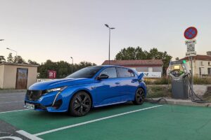 Nouvelle Peugeot 308 hybride rechargeable