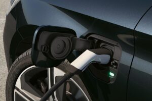 SEAT León eHybrid 2025 : 133 km en électrique et un prix canon sous les 26 000 €