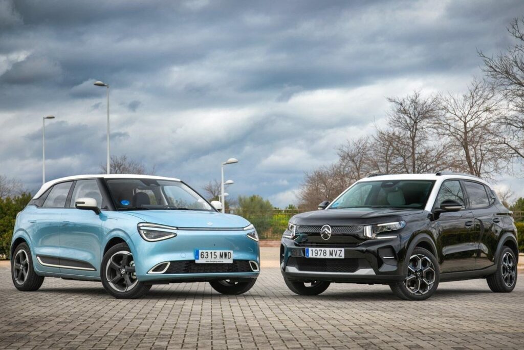 Ce duel électrique incroyable : Citroën ë-C3 contre Dongfeng Box, qui va l’emporter ? 153 Citroën ë-C3 et Dongfeng Box côte à côte lors d