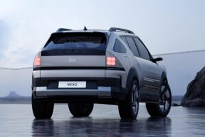 4x4 traditionnel avec garde au sol élevée et motorisation alternative à l
