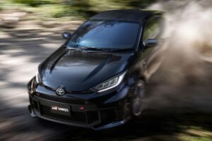 La GR Yaris n’était pas née pour faire du tourisme, et sa version Evolution 2025 le prouve avec insolence.