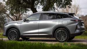 Omoda 9 SHS : le SUV chinois qui détrône Porsche avec 535
