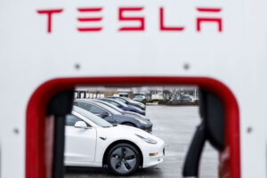 Alerte pour Tesla : pourquoi les ventes de voitures électri