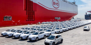BYD déploie le plus grand navire de transport automobile au
