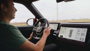 La bataille du logiciel automobile : pourquoi les constructe