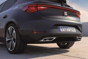 Compacte espagnole SEAT en version zéro émission capable de parcourir 134 km en mode électrique à prix compétitif