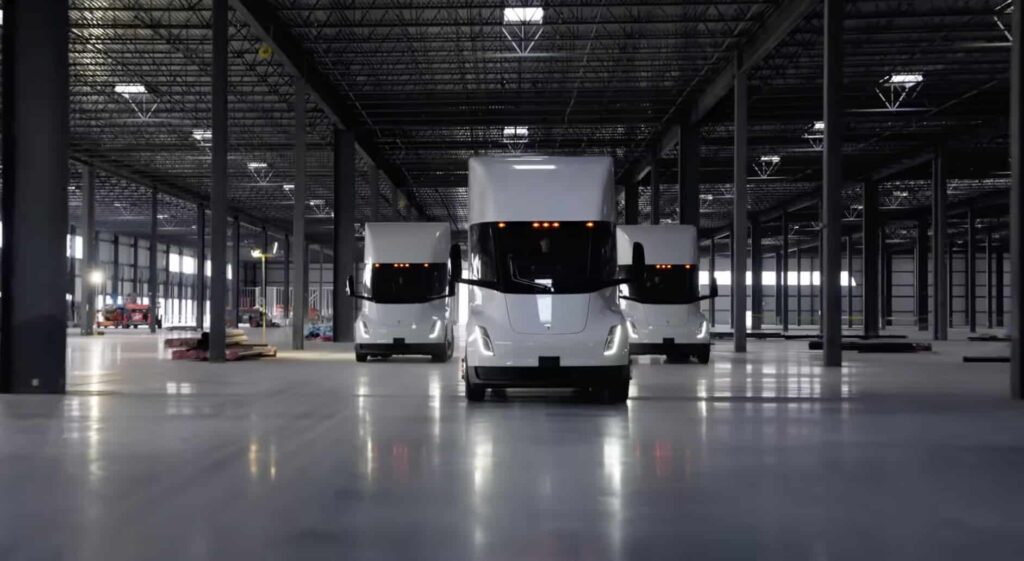 Ces incroyables nouvelles sur la production du Tesla Semi vont vous surprendre ! 121 Photo de Valentin Cimino