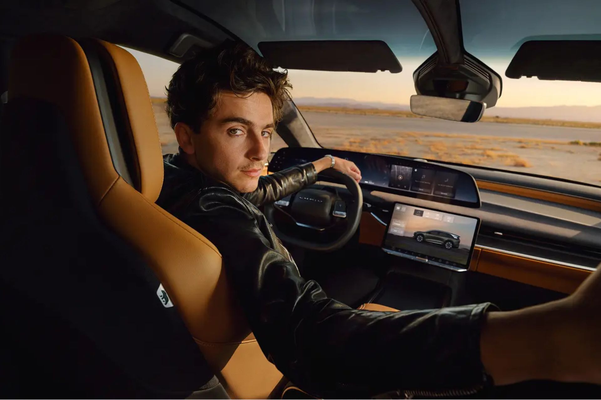 Cette incroyable révélation de Timothée Chalamet sur ses voitures électriques préférées ! 1 Timothée Chalamet Lucid