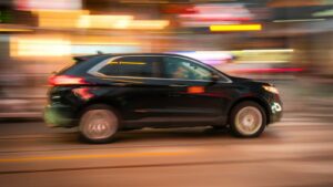 100 000 € pour un excès de vitesse : l’amende record d’un Français en Suisse pose question