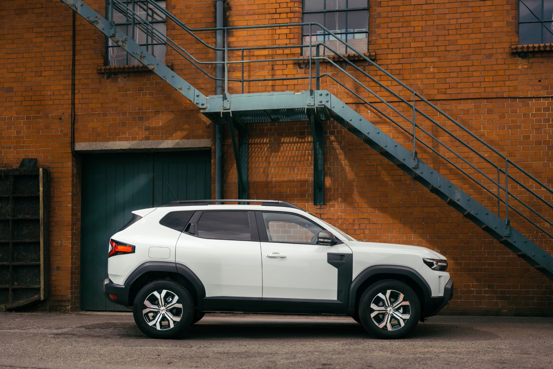 Ce Duster Cargo révolutionnaire de Dacia offre 1 149 litres de chargement exceptionnel ! 3 Dacia Duster Cargo (4)