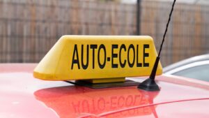 Auto-écoles en grève : le premier examen de France cumule les mois d’attente